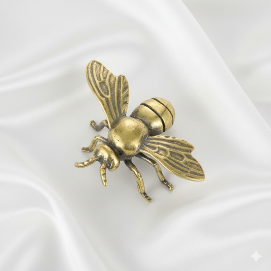 Handcrafted Brass Bee Figurine – Antique Desk Ornament for Home & Office | Unique Animal Décor & Christmas Gift