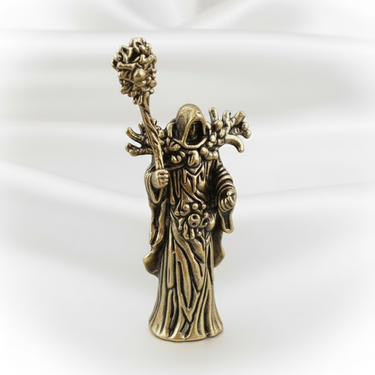 Brass Wizard Figurine – Vintage Mystic Mage Statue, Single Piece Desk Decor & Bookshelf Ornament, Fantasy Collector’s Item