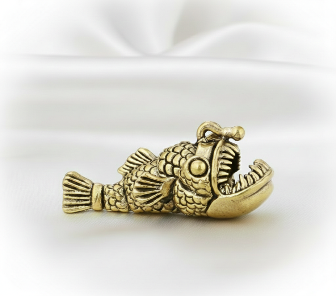 Brass Ocean Anglerfish Figurine – Sea Animal Model, Fishbowl Decoration, Educational Miniature Toy for Kids & Collectors