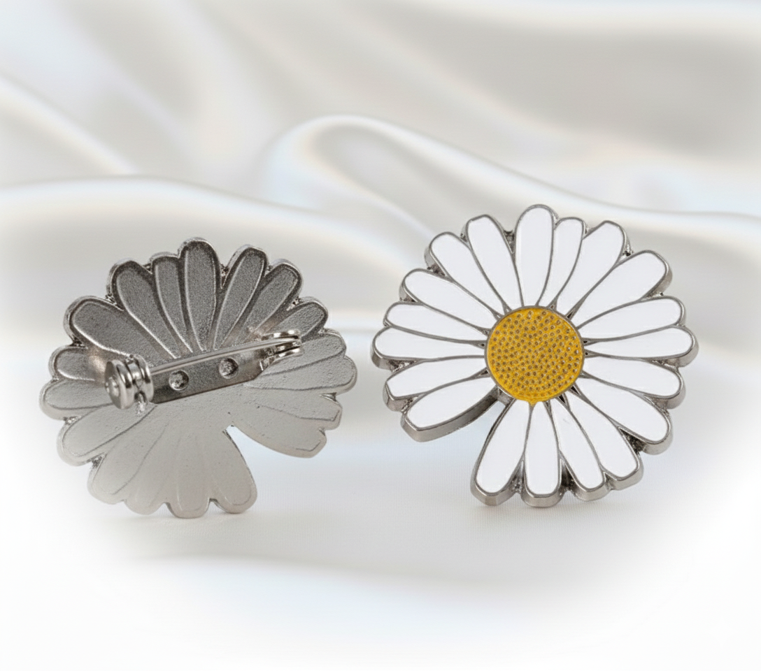 Pretty Daisy Brooches Cartoon Fashionable Flowers Badge Enamel Pins Backpack Denim Lapel Pin Jewelry Gifts for Girls Accessories