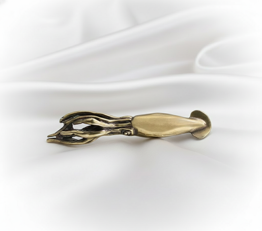 1 pc Brass Squid Mini Figurine – Cute Cuttlefish Marine Animal Ornament, Solid Brass Desk Decoration, Collectible Craft Home Décor Souvenir