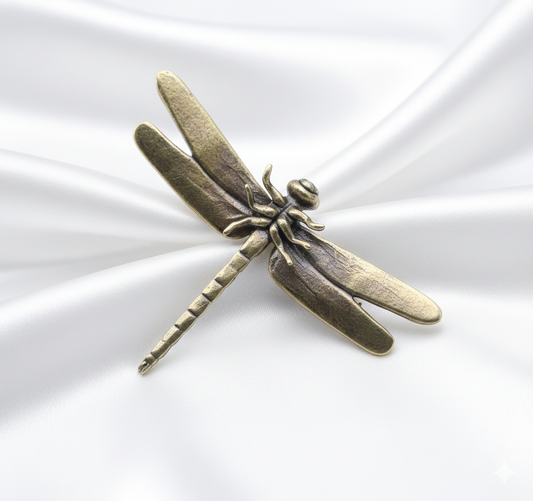 Brass Dragonfly Figurine – Retro Insect Ornament for Office Desk, Furniture & Home Decoration