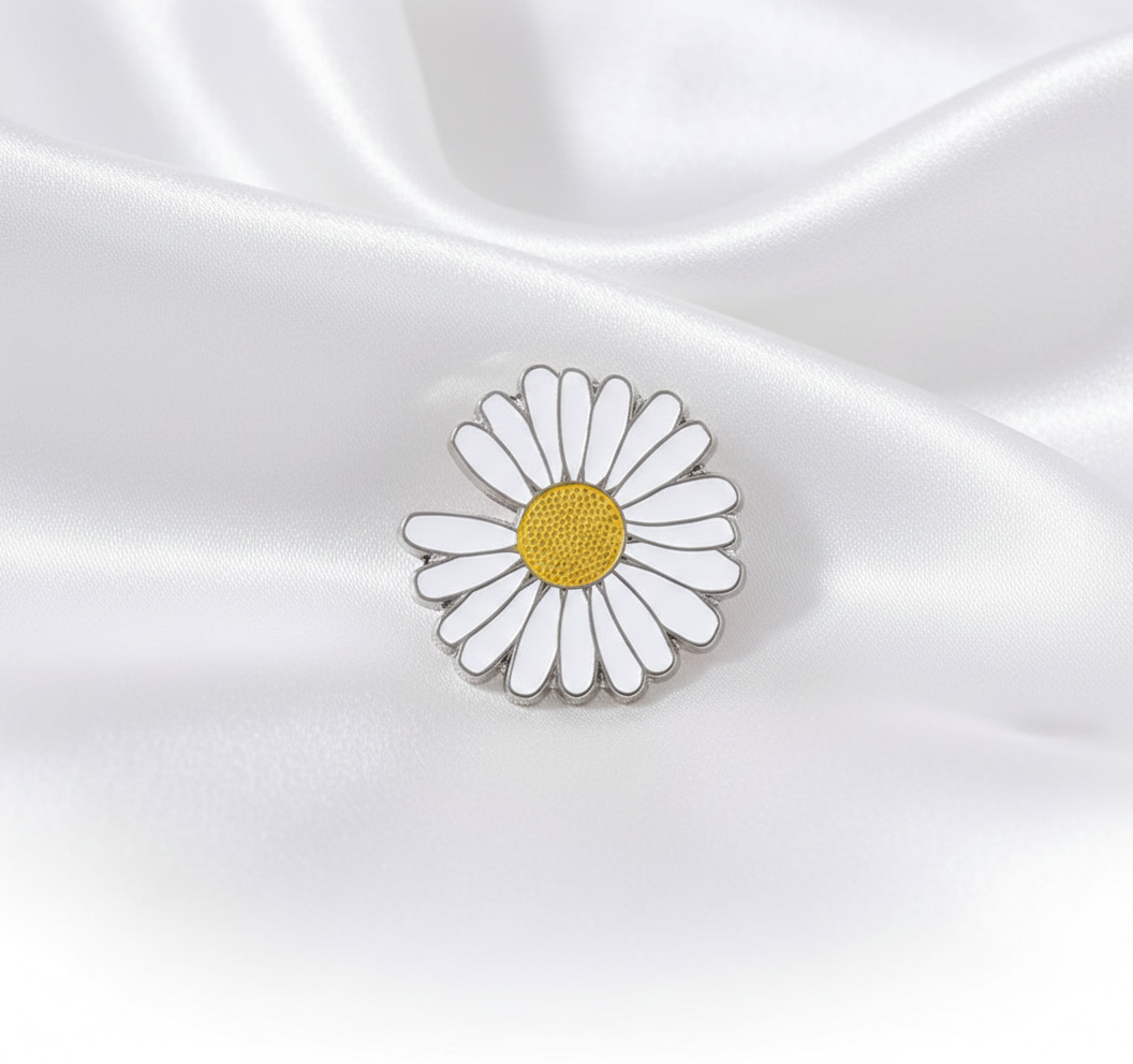 Pretty Daisy Brooches Cartoon Fashionable Flowers Badge Enamel Pins Backpack Denim Lapel Pin Jewelry Gifts for Girls Accessories