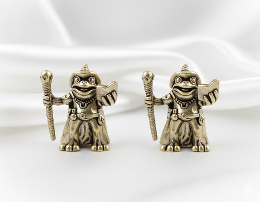 1 Pc Brass Frog Wizard Figurine with Magic Book – Mini Fantasy Desktop Sculpture, Enchanting Animal Desk Decor, Collector’s Gift (2.8–3.1 cm)