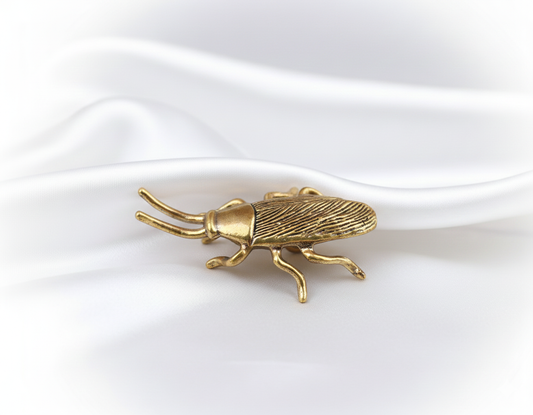 1 Pc Solid Brass Cockroach Statue – Vintage Insect Desk Decor, Realistic Roach Figurine, Unique Prank Gift & Conversation Starter