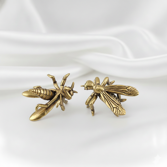 1 Pc Solid Brass Mosquito Statue – Vintage Insect Sculpture, Unique Desk Decor for Home & Office, Quirky Conversation Starter Gift