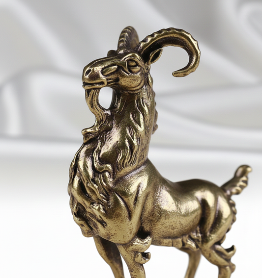 Vintage Brass Antelope Figurine – Retro Beard Antelope Sculpture for Home & Office Decor | Creative Metal Handicraft Tea Pet Ornament