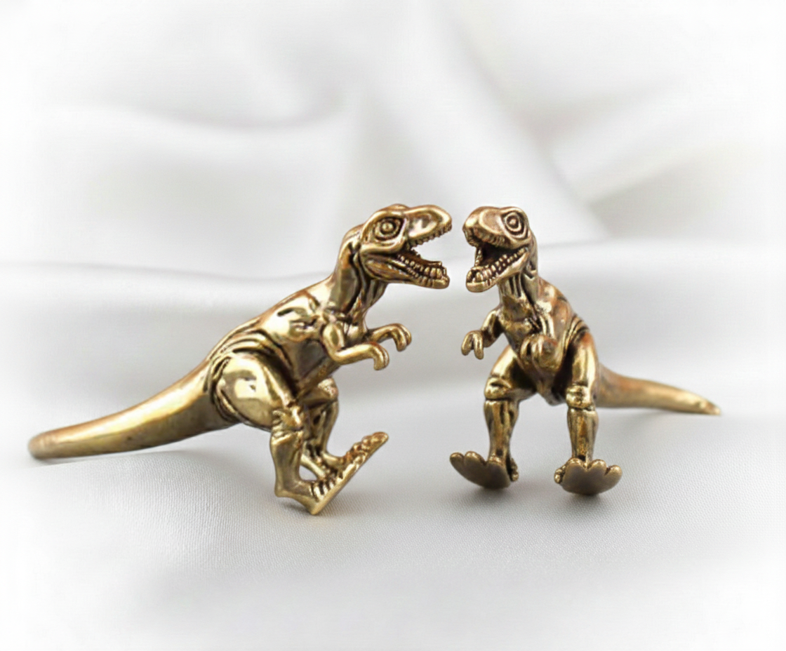 1 pc Handcrafted Brass Tyrannosaurus Rex Statue – Mini T-Rex Dinosaur Sculpture for Office Desk Décor, Tea Pet Ornament, Collectible Gift